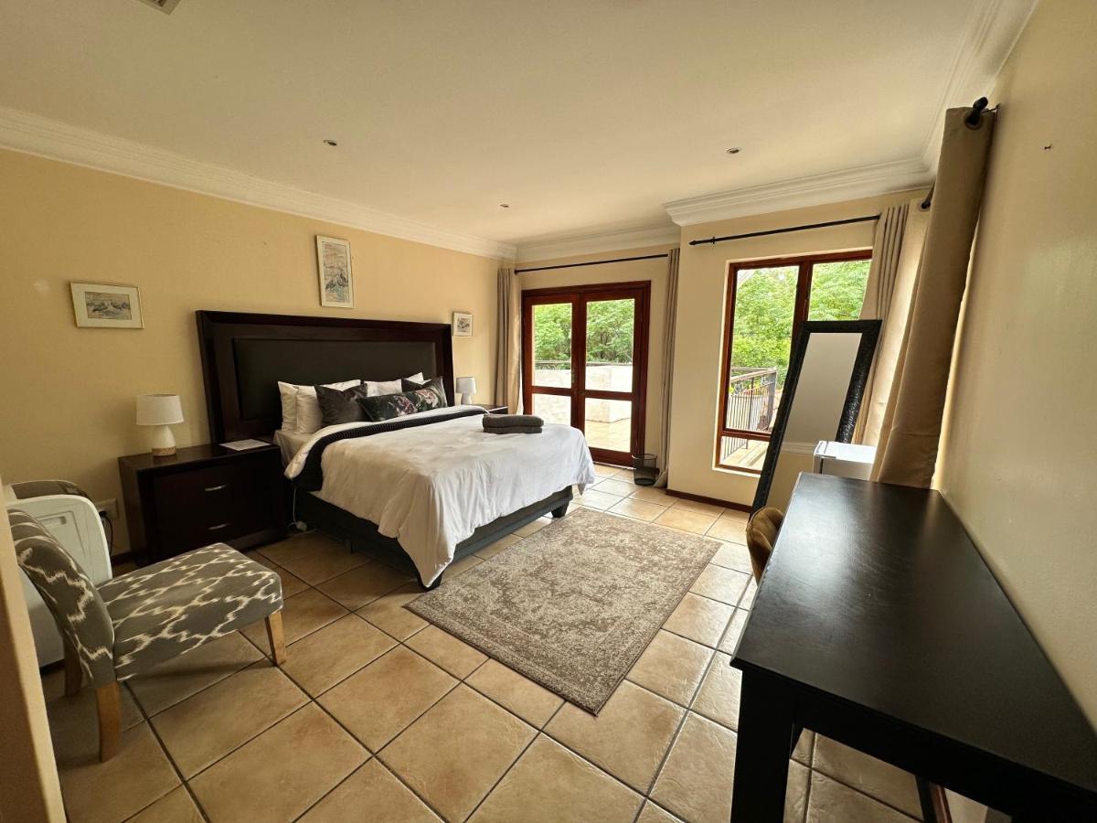 Hotel 37 On Eagles à Hartbeespoort Extérieur photo