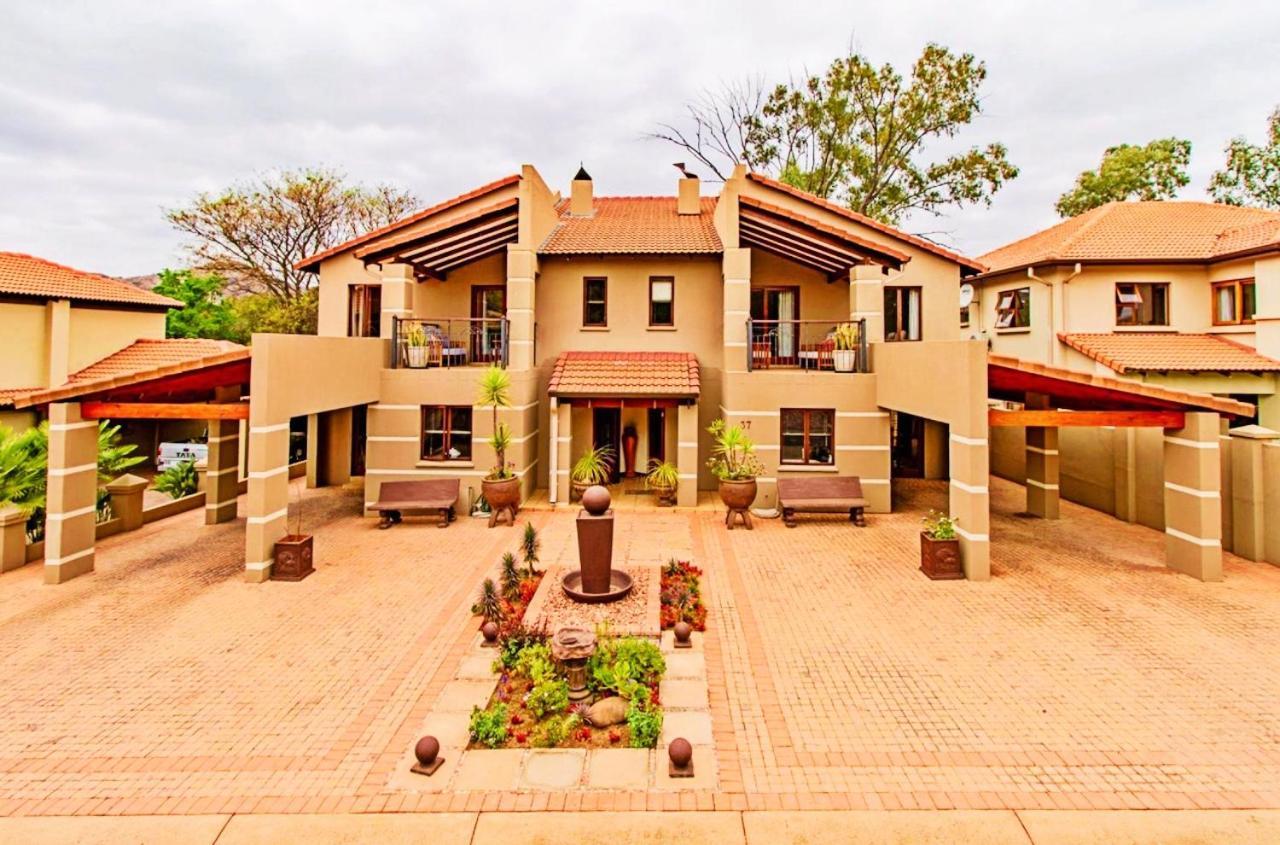 Hotel 37 On Eagles à Hartbeespoort Extérieur photo